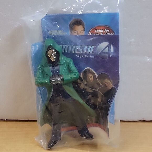 Fantastic 4 books, Lounge pants, action figures - Picture 10 of 16